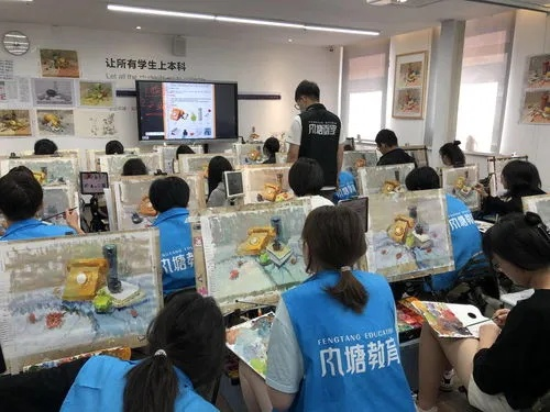 美术考前辅导班，架起通往艺术殿堂之桥