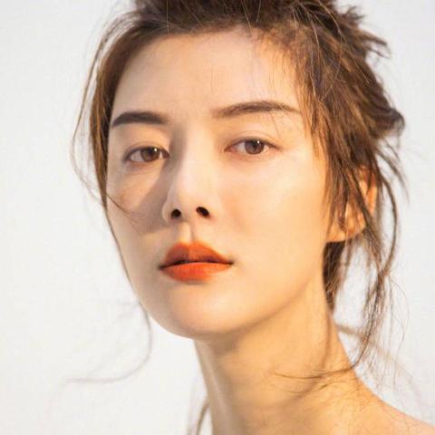 赵丽颖，岁月静好在她身上的具象呈现
