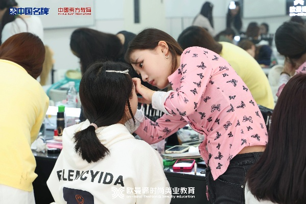 探索上海彩妆学校，开启美丽事业的钥匙