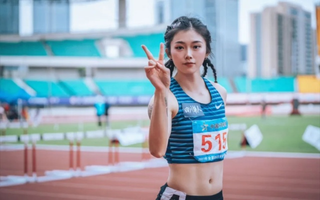 吴艳妮谈到刘翔深情流露，不禁泪水洒下——体育中的独特情怀和历程感悟